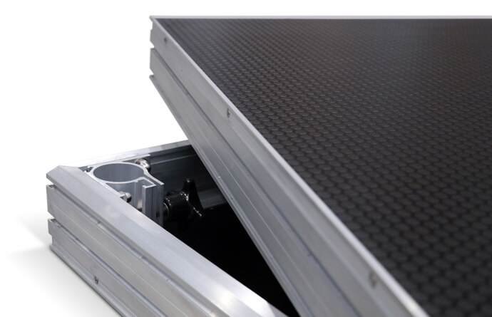 stage-plus-stage-deck_Detail